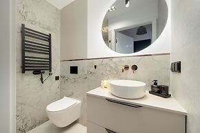 Cozy Apartment for 8 by Renters