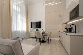 Cozy Apartment for 8 by Renters