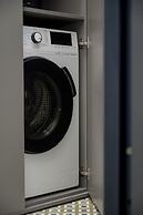 Cozy Apartment for 8 by Renters