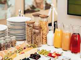 Avali, Mar-Bella Collection