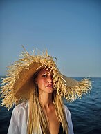 Avali, Mar-Bella Collection