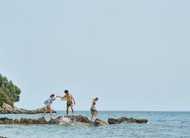 Avali, Mar-Bella Collection