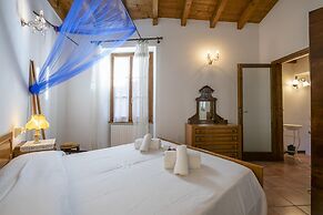 Sergio Il Gufo - Navy in Historic Center