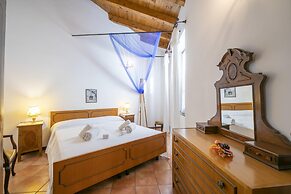 Sergio Il Gufo - Navy in Historic Center