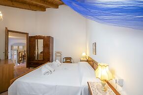 Sergio Il Gufo - Navy in Historic Center