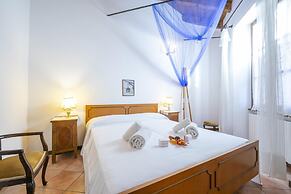 Sergio Il Gufo - Navy in Historic Center