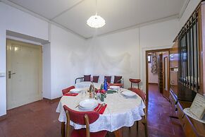 Sergio Il Gufo- Flowers - Historic Center