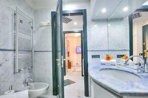 Palace 34 Few Meters From The Sea