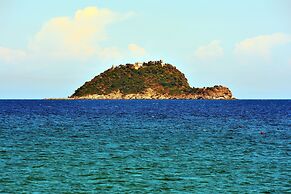 Palace 34 Few Meters From The Sea