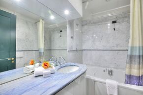 Palace 34 Few Meters From The Sea