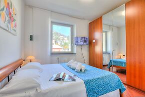 Palace 34 Few Meters From The Sea