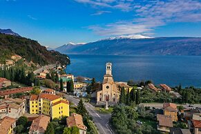 Rustichel Lake View in Toscolano Maderno