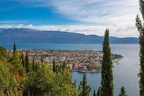 Rustichel Lake View in Toscolano Maderno