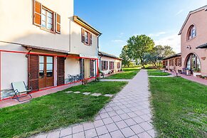Pomegranate apt With Shared Pool