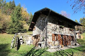 Baita a Pieve Tesino Mountain And Lake
