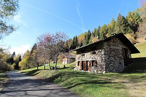 Baita a Pieve Tesino Mountain And Lake