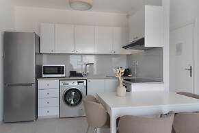 Phaedrus Living Terra Cotta City Flat