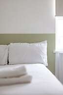 Spacious & Chic 3bed House in London