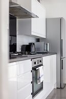 Spacious & Chic 3bed House in London