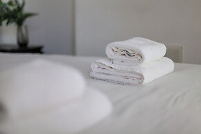 Spacious & Chic 3bed House in London