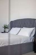 Spacious & Chic 3bed House in London