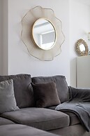 Spacious & Chic 3bed House in London