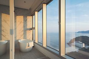 Le Collective Haeundae Paragraf