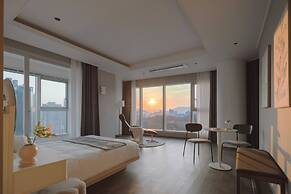 Le Collective Haeundae Paragraf