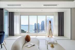 Le Collective Haeundae Paragraf