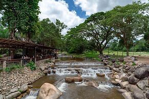 Pang fan Rock & River Resort