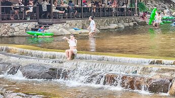 Pang fan Rock & River Resort