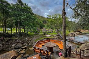 Pang fan Rock & River Resort