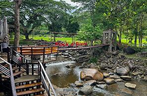 Pang fan Rock & River Resort