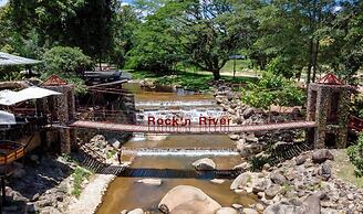 Pang fan Rock & River Resort