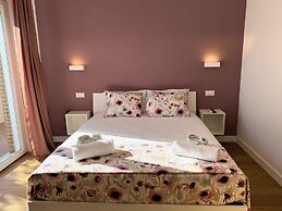 ISOLA 1.6.3 Guest House