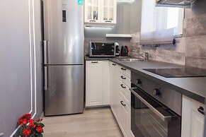 Fresh 1 Bd Apt w Balcony in Kato Patisia