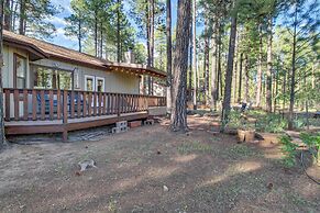 Peaceful Pinetop Cabin w/ Deck & Fire Pit!