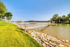 Dock & Deck at Kentucky Lake Family Retreat!