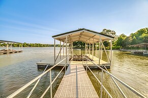 Dock & Deck at Kentucky Lake Family Retreat!