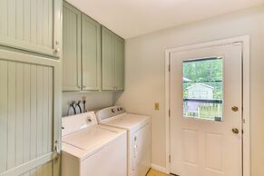 Charming Union Pier Home w/ Deck: Half-mi to Beach