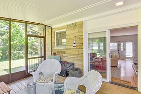 Charming Union Pier Home w/ Deck: Half-mi to Beach