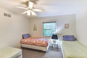 Charming Union Pier Home w/ Deck: Half-mi to Beach