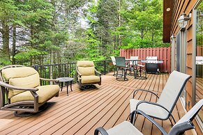 Lakefront Tower Home w/ Shared Dock!