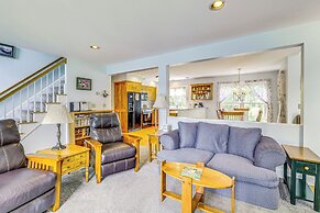 Lakefront New London Retreat w/ Dock & Hot Tub!