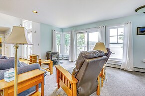 Lakefront New London Retreat w/ Dock & Hot Tub!