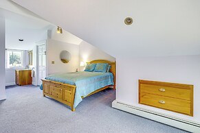 Lakefront New London Retreat w/ Dock & Hot Tub!