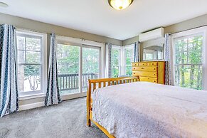 Lakefront New London Retreat w/ Dock & Hot Tub!