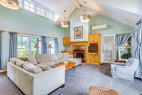 Lakefront New London Retreat w/ Dock & Hot Tub!
