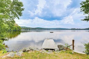 Lakefront New London Retreat w/ Dock & Hot Tub!