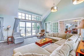 Lakefront New London Retreat w/ Dock & Hot Tub!